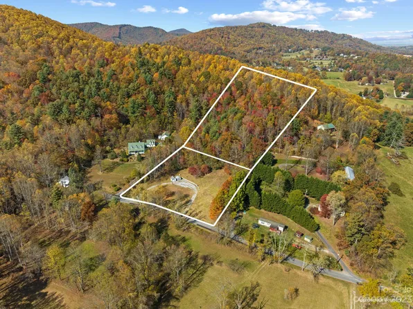 672 Mount Gilead Church Rd, Mills River, NC 28759