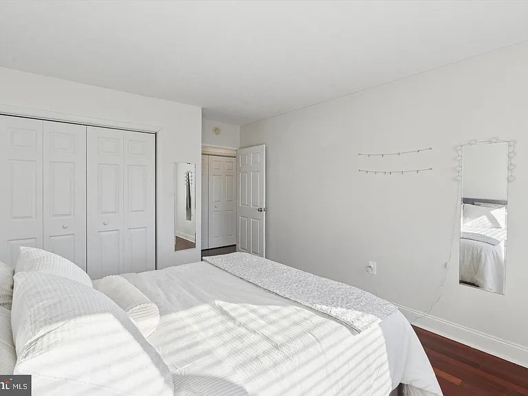 2101 Chestnut St #17-1412 — Photo 11