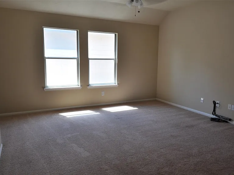 5823 Ridgebluff Ln — Photo 16