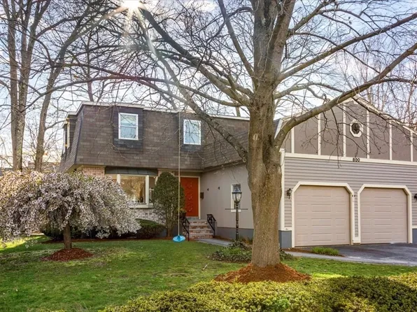 800 W Roxbury Pkwy, Brookline, MA 02467