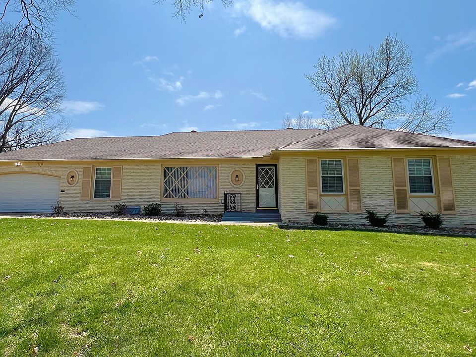 1st image of 7309 W 100th Pl