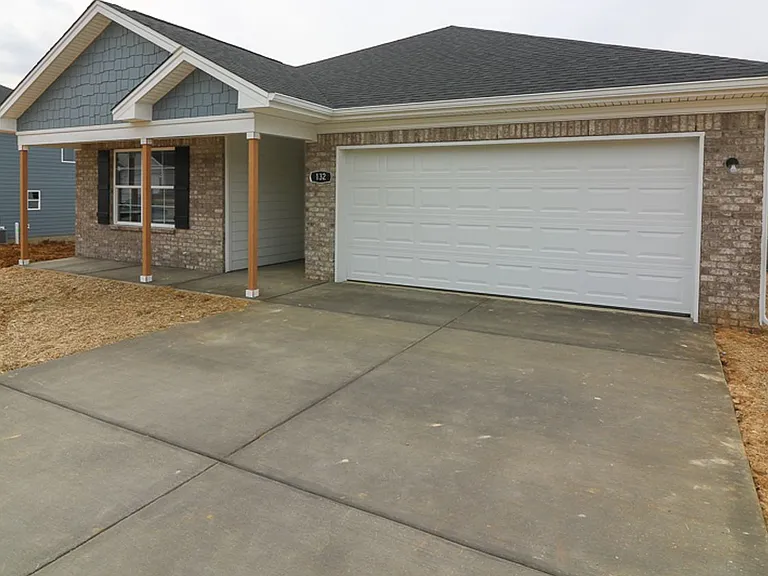132 Elegance Way — Photo 2