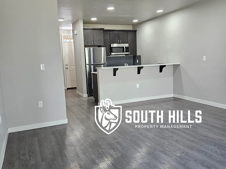Summit Springs Townhomes — Photo 37