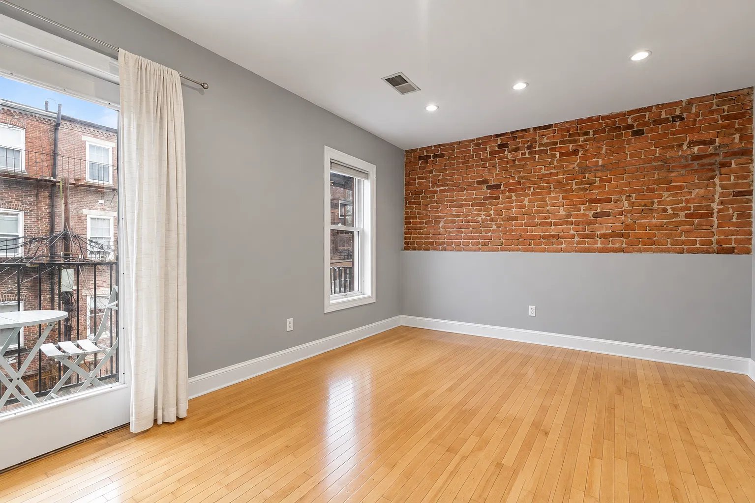 1 bed, 500 sqft, $2,700 — Photo 3