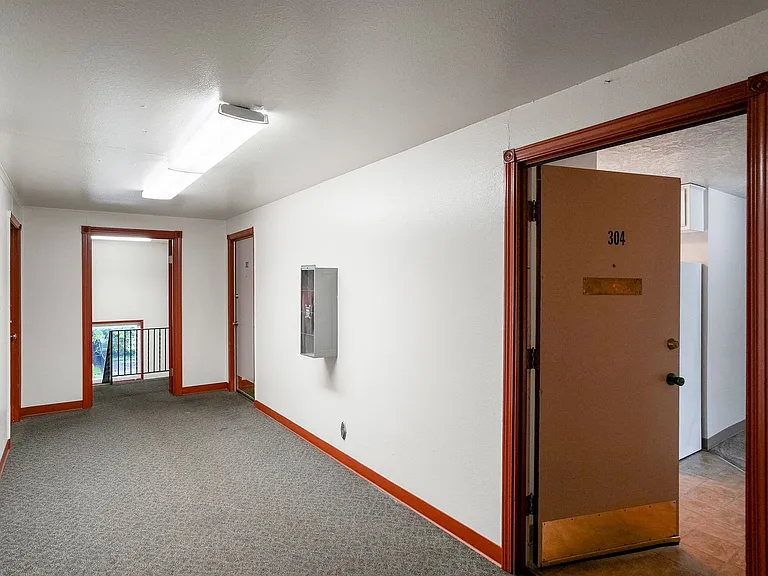 286-Maple Square Apartments — Photo 14