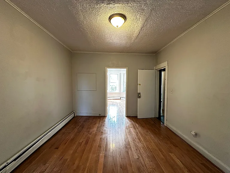 126 Bergen Ave #2E — Photo 6