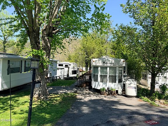 2nd image of 4229 E Pkwy Lot 118
