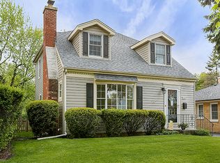 341 Ridgewood Ave, Glen Ellyn, IL 60137