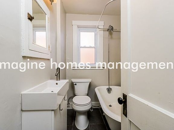 5th image of 4232 Blaine Ave #2E