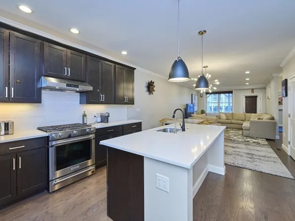 299 Lexington St Unit 51, Woburn, MA 01801