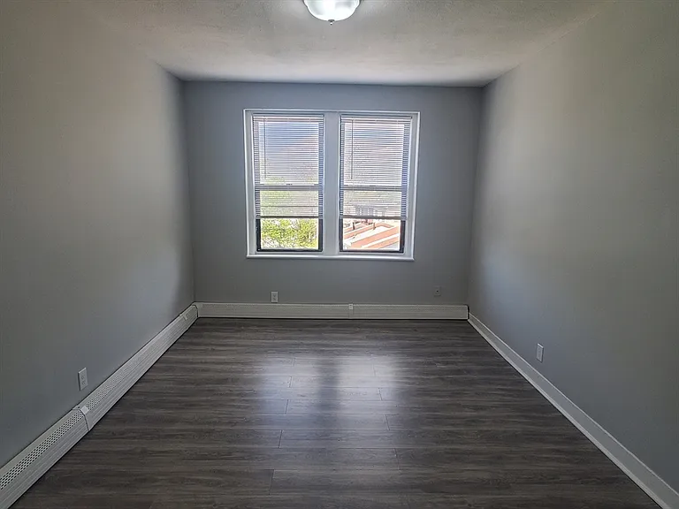 4 Abbotsford St #9 — Photo 3