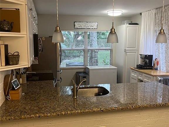 3rd image of 2883 SW Lakemont Pl