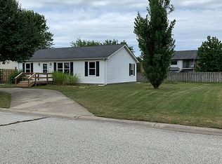 984 Sunset Ln, Seymour, IN 47274