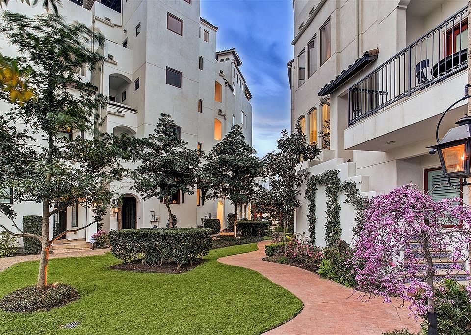 1st image of 307 Calle Sevilla Pl