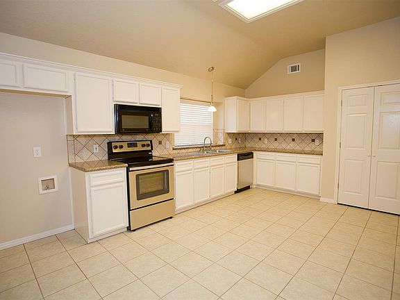 4th image of 5645 Jackie Ln
