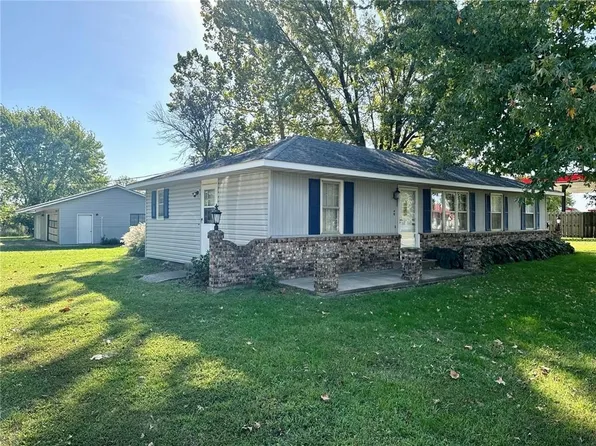 48 S State Route F, Garden City, MO 64747