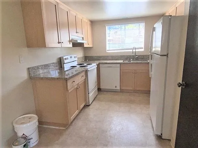 707 W Carrillo St #4 — Photo 3
