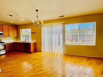 Dining & Kitchen