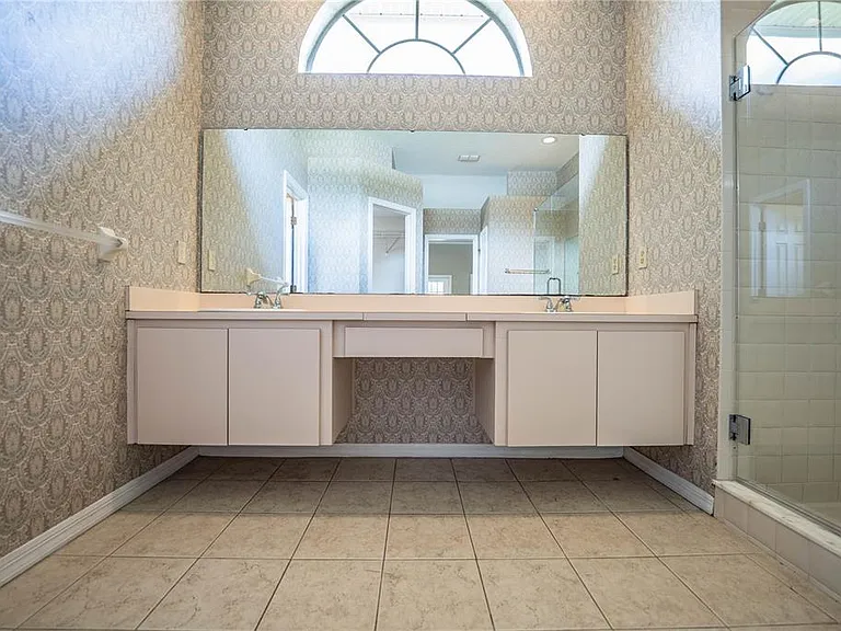 2326 Deerbrook Dr — Photo 43