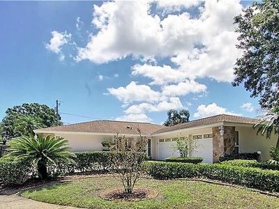995 Corvette Dr, Largo, FL, 33771