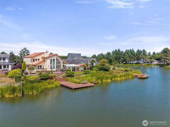 360 Wildwood Avenue SE, Ocean Shores, WA 98569