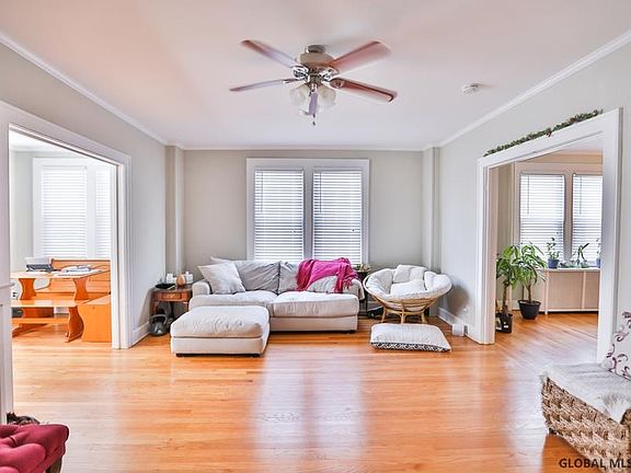 4th image of 68 Winthrop Ave