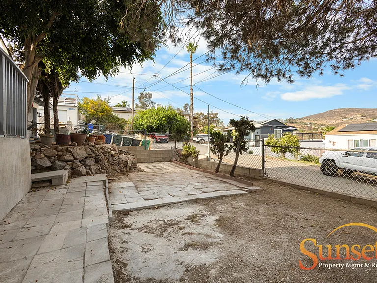 8848 Harness St — Photo 33