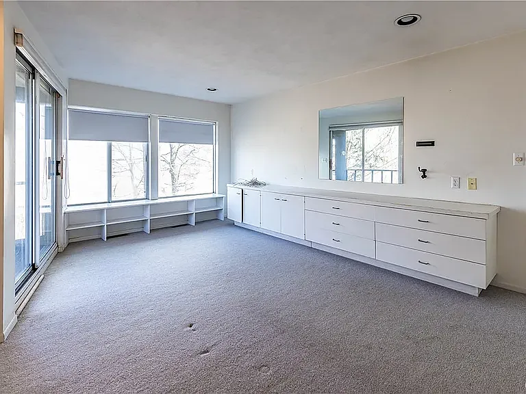 7520 Spectrum Way — Photo 32