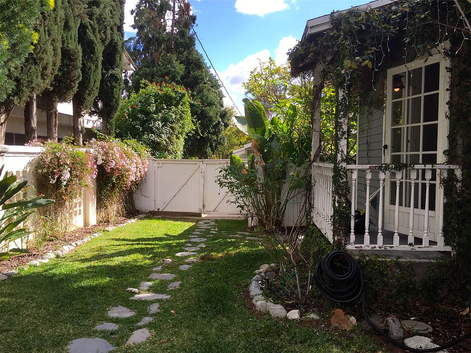 Private Yard Front Entrance
