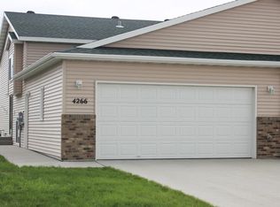 4266 Auburn Ave S, Fargo, ND 58104
