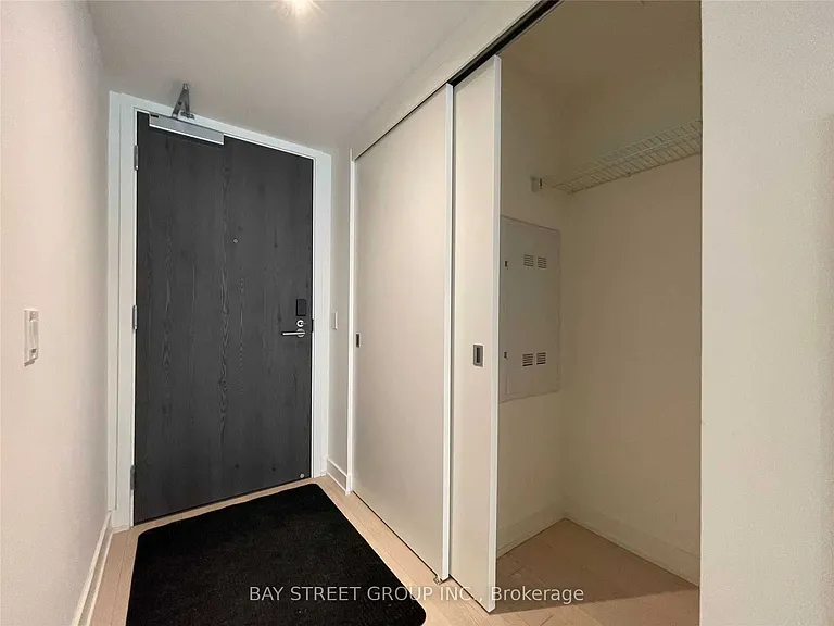 25 Richmond St E #804 — Photo 2