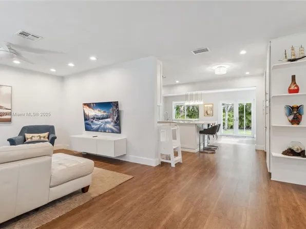 16941 SW 88th Ave, Palmetto Bay, FL 33157