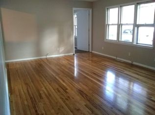 7106 Gertrude St, La Vista, NE 68128