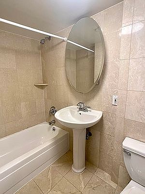 4th image of 240 W 73rd St APT 913