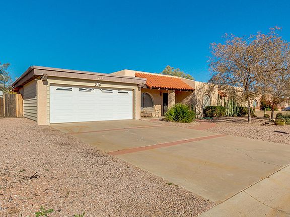 2nd image of 1292 E Delano Dr