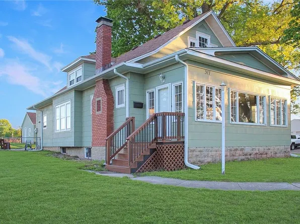 511 W 22nd St, Higginsville, MO 64037