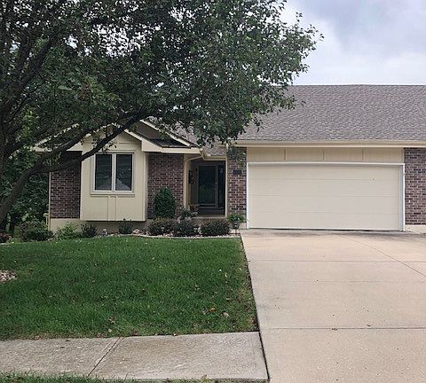 2nd image of 2401 NW Ashurst Dr