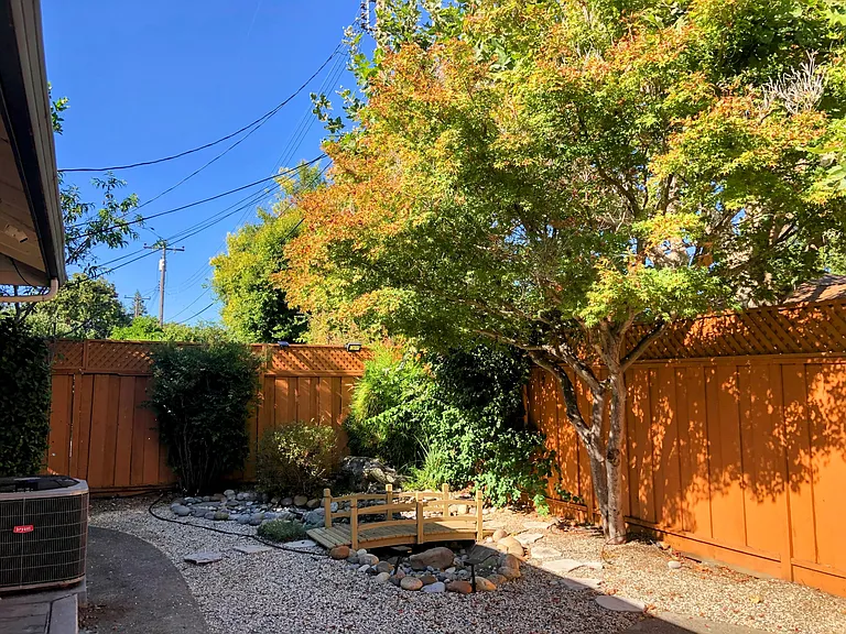 303 Mackenzie Dr — Photo 16