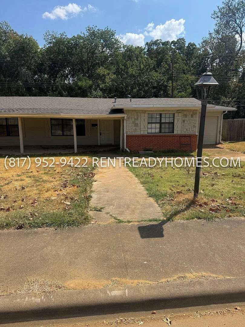 104 Twining Dr — Photo 1