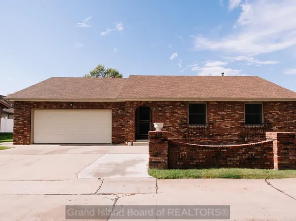 19 Via Como, Grand Island, NE 68803