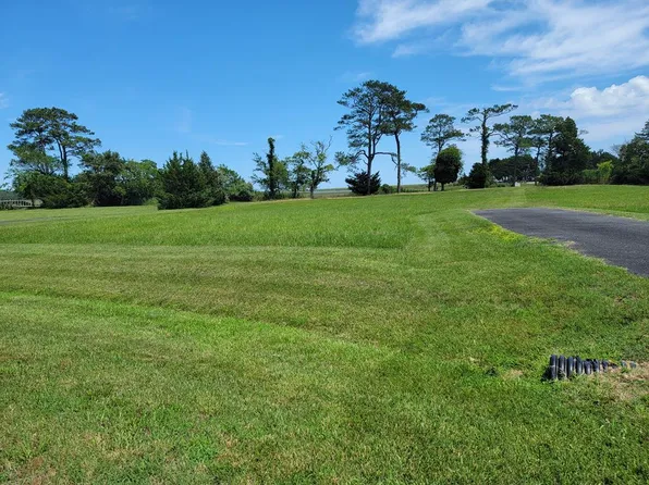 26 Seaview St #26, Accomac, VA 23301