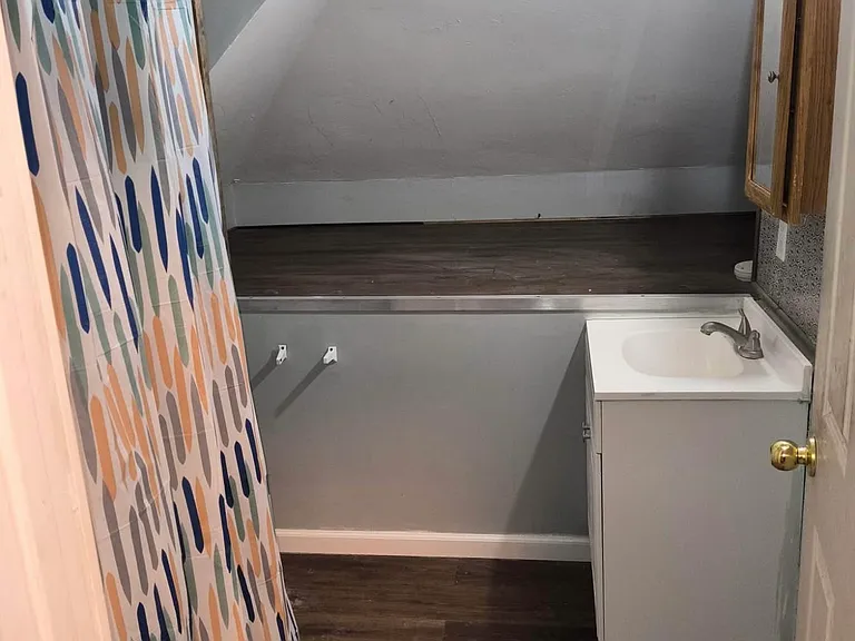 403 W Adams St #4 — Photo 5