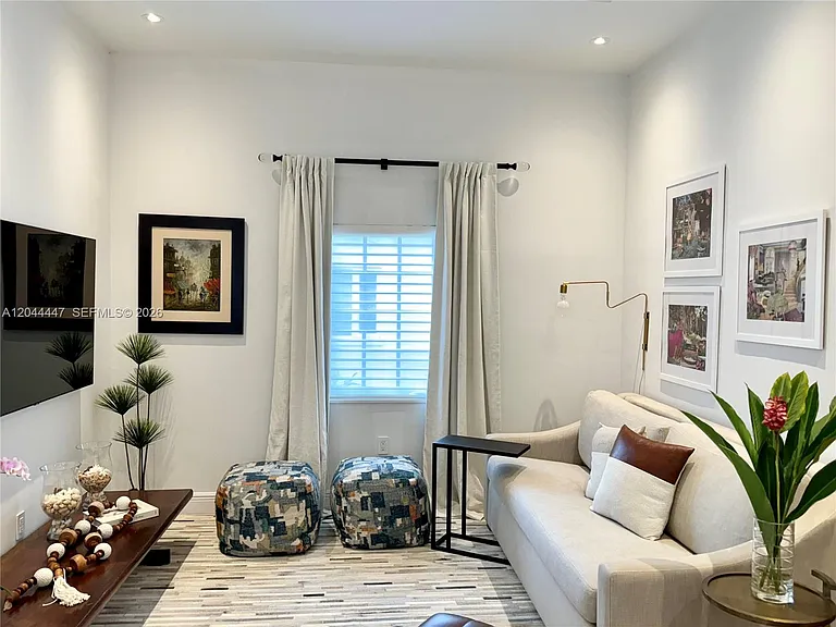 1223 Lisbon St — Photo 4