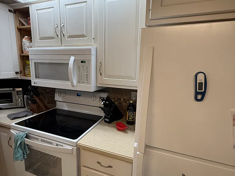824 W Aaron Dr — Photo 24