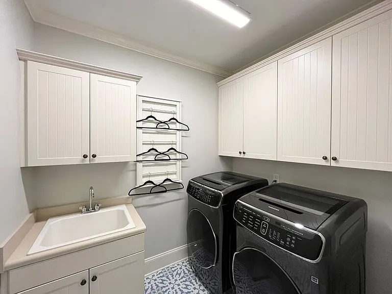 535 Guilford Cir — Photo 46