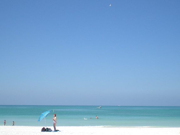 Just minutes to Siesta Key!