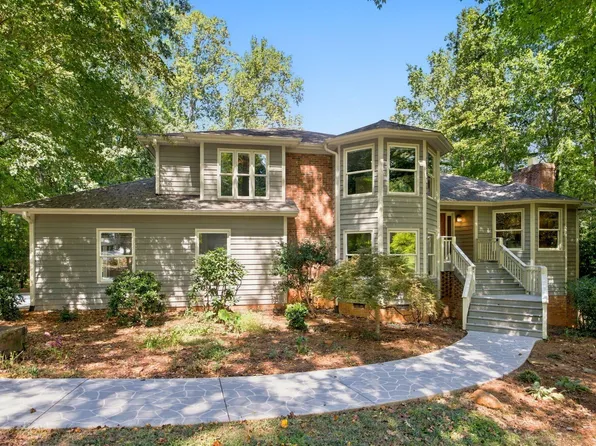 301 Get A Way Ln, Bahama, NC 27503
