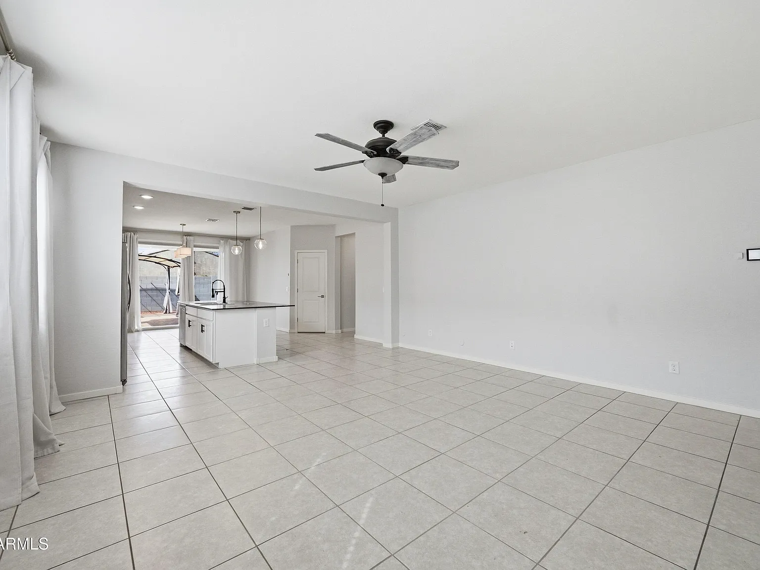 4 bed, 2.0 bath, 1920 sqft, $2,195 — Photo 3
