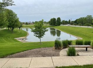 2204 Daybreak Dr, Aurora, IL 60503