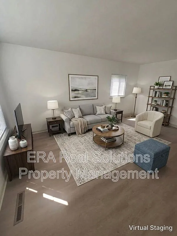 3 bed, 1.0 bath, 1106 sqft, $1,500 — Photo 1